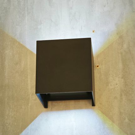 Aplique Ext. Bidireccional Regulable Cubo Negro 10W 6500°k (10x10x10CM) (57.073)