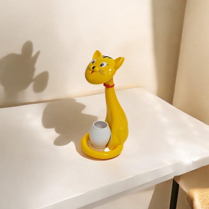 Luminaria de Mesa Gatito Amarillo c/Lapicero Cabeza Movil 6w 3Tonos 3Intensidades + Luz Noctura 220Vac