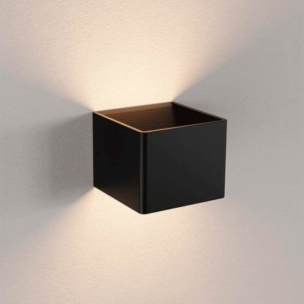 Aplique Ext. Bidireccional Cubo Negro 5W Luz Calida 3000°k (100x100x80mm) - Uso Interior (50.492) (Liquidacion)